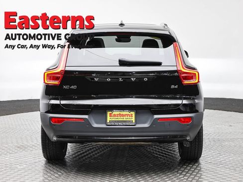Used 2023 Volvo XC40 B4 Ultimate FWD image 6