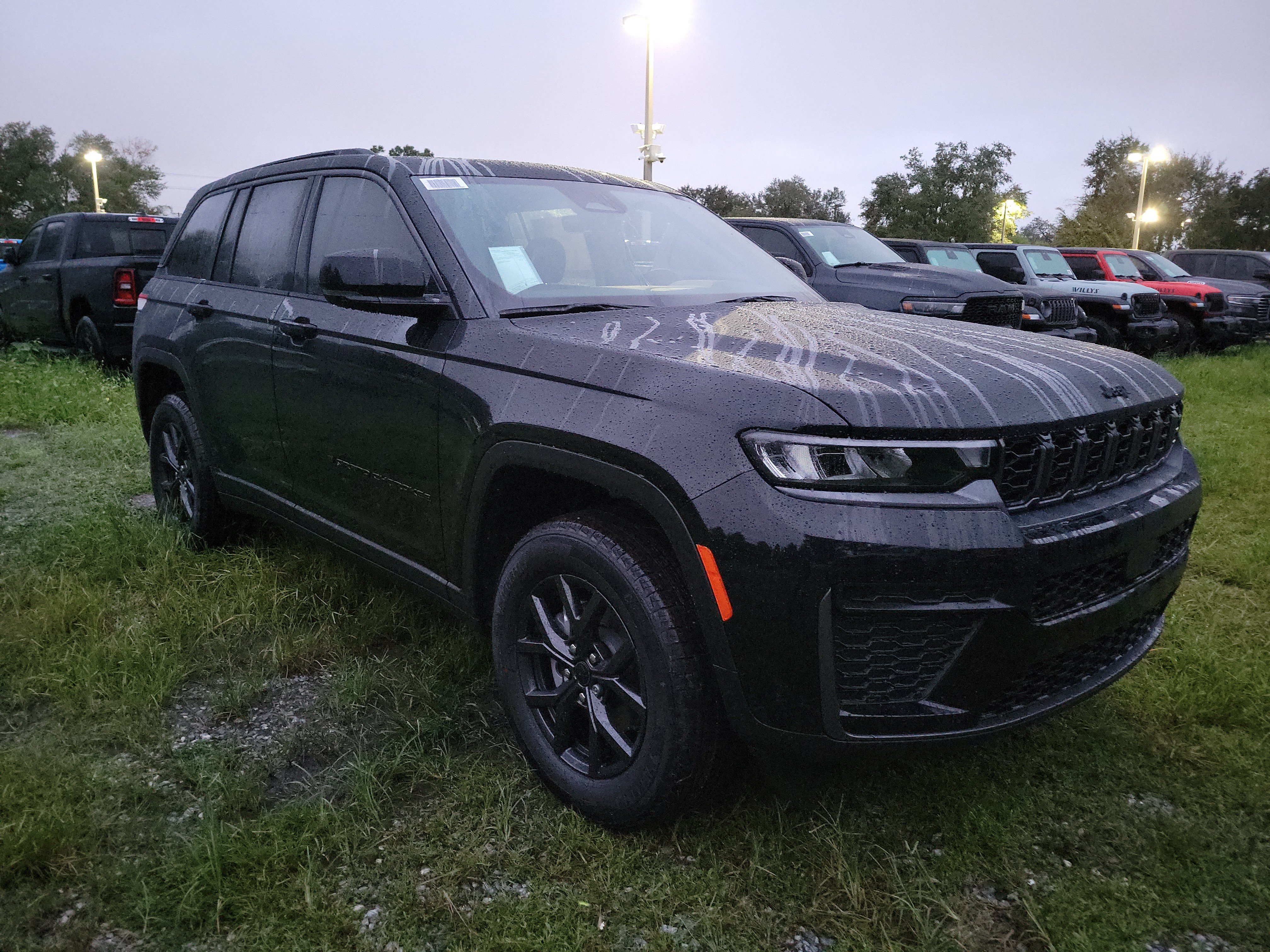 New 2027 Jeep Grand Cherokee Altitude RWD image 4