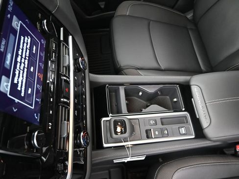 New 2025 Nissan Pathfinder SL image 19