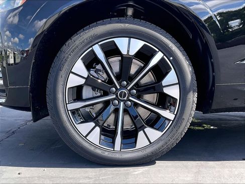 New 2026 Volvo XC60 T8 Plus w/ Climate Package PRO AWD/4WD image 14