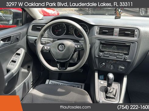 Used 2015 Volkswagen Jetta SE image 29