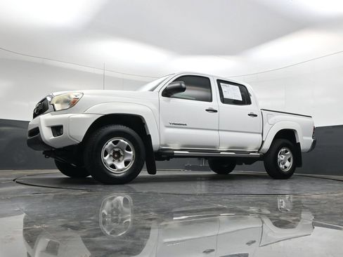Used 2015 Toyota Tacoma PreRunner w/ SR5 Package RWD image 38