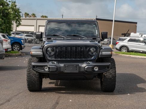 Used 2024 Jeep Wrangler Unlimited Sport AWD/4WD image 2
