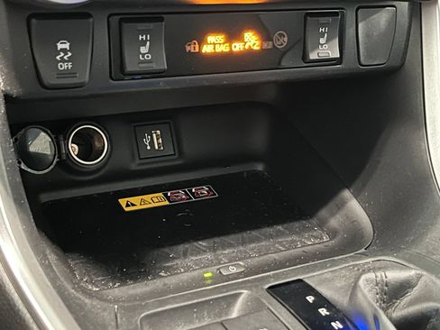 Used 2025 Toyota RAV4 XLE Premium w/ Weather Package AWD/4WD image 25