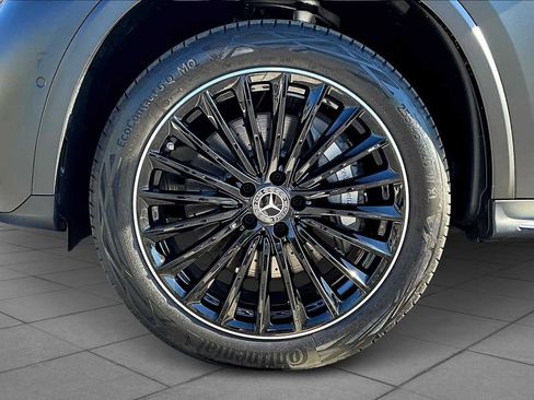 Used 2025 Mercedes-Benz GLC 300 image 23