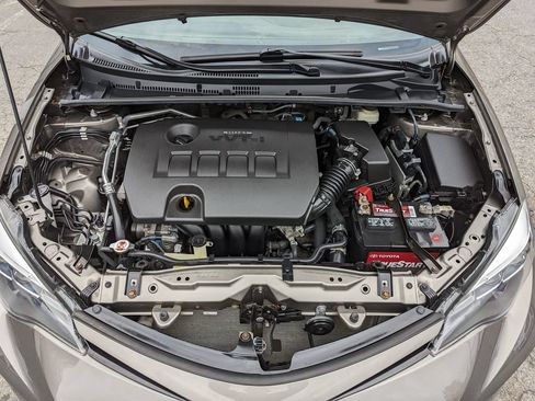 Used 2017 Toyota Corolla SE w/ SE Premium Package FWD image 45