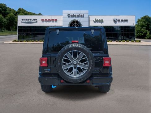 Used 2024 Jeep Wrangler High Altitude AWD/4WD image 5