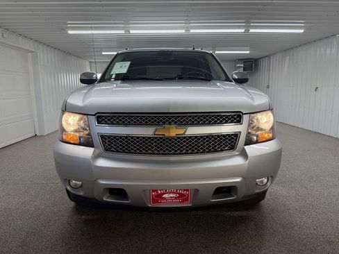 Used 2013 Chevrolet Avalanche LTZ image 2