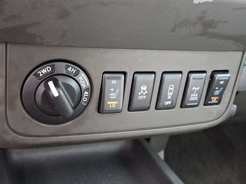 Used 2016 Nissan Frontier PRO-4X w/ Pro-4x Luxury Package AWD/4WD image 25