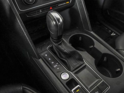 Used 2020 Volkswagen Atlas Cross Sport SE w/ Towing Package image 33