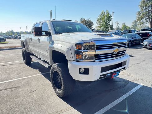 Used 2017 Chevrolet Silverado 2500 High Country w/ Duramax Plus Package AWD/4WD image 7