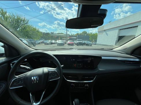 Used 2025 Buick Encore GX Preferred FWD image 31