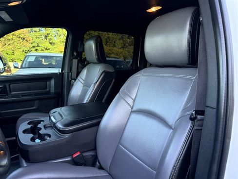 Used 2022 RAM 2500 Tradesman w/ Chrome Appearance Group AWD/4WD image 26