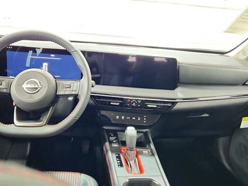 Used 2025 Nissan Kicks SR AWD/4WD image 21