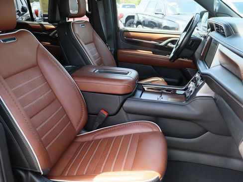 Certified 2023 GMC Yukon Denali Ultimate AWD/4WD image 35