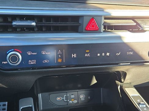 Used 2024 Kia Sorento SX Prestige image 27