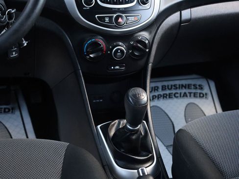 Used 2013 Hyundai Accent GS FWD image 39