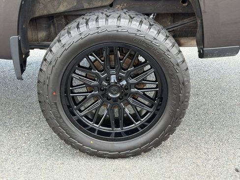 Used 2021 Chevrolet Silverado 1500 LT Trail Boss w/ Convenience Package II AWD/4WD image 19