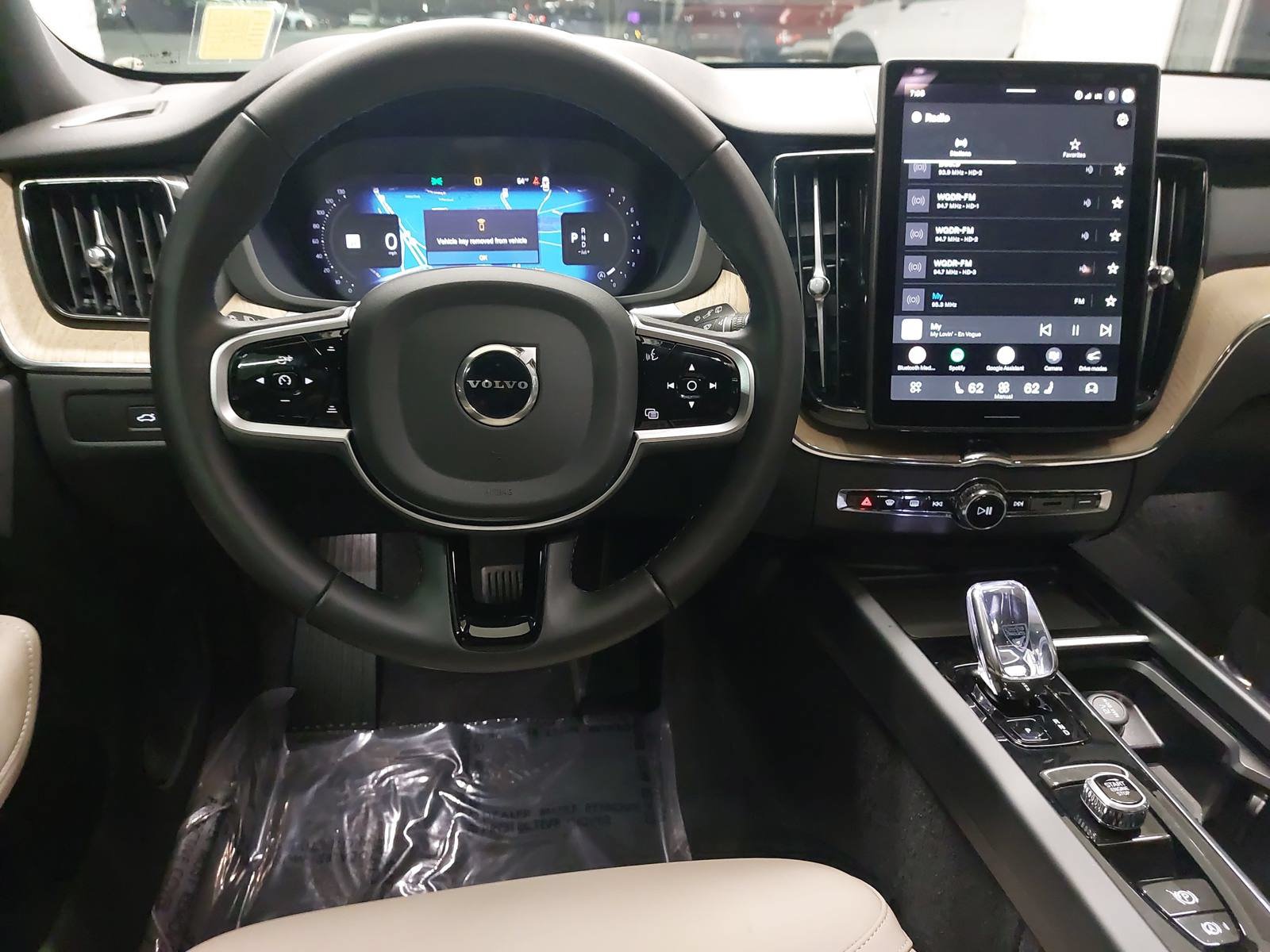 Used 2026 Volvo XC60 B5 Core AWD/4WD image 16