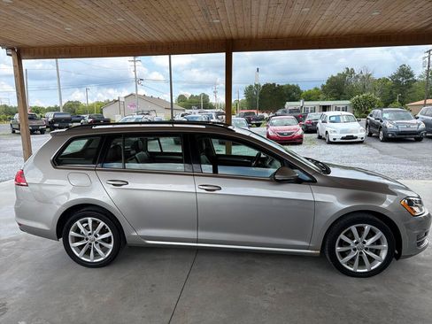 Used 2017 Volkswagen Golf SEL FWD image 6