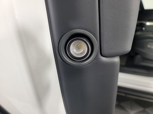Used 2023 Rivian R1T Adventure AWD/4WD image 30