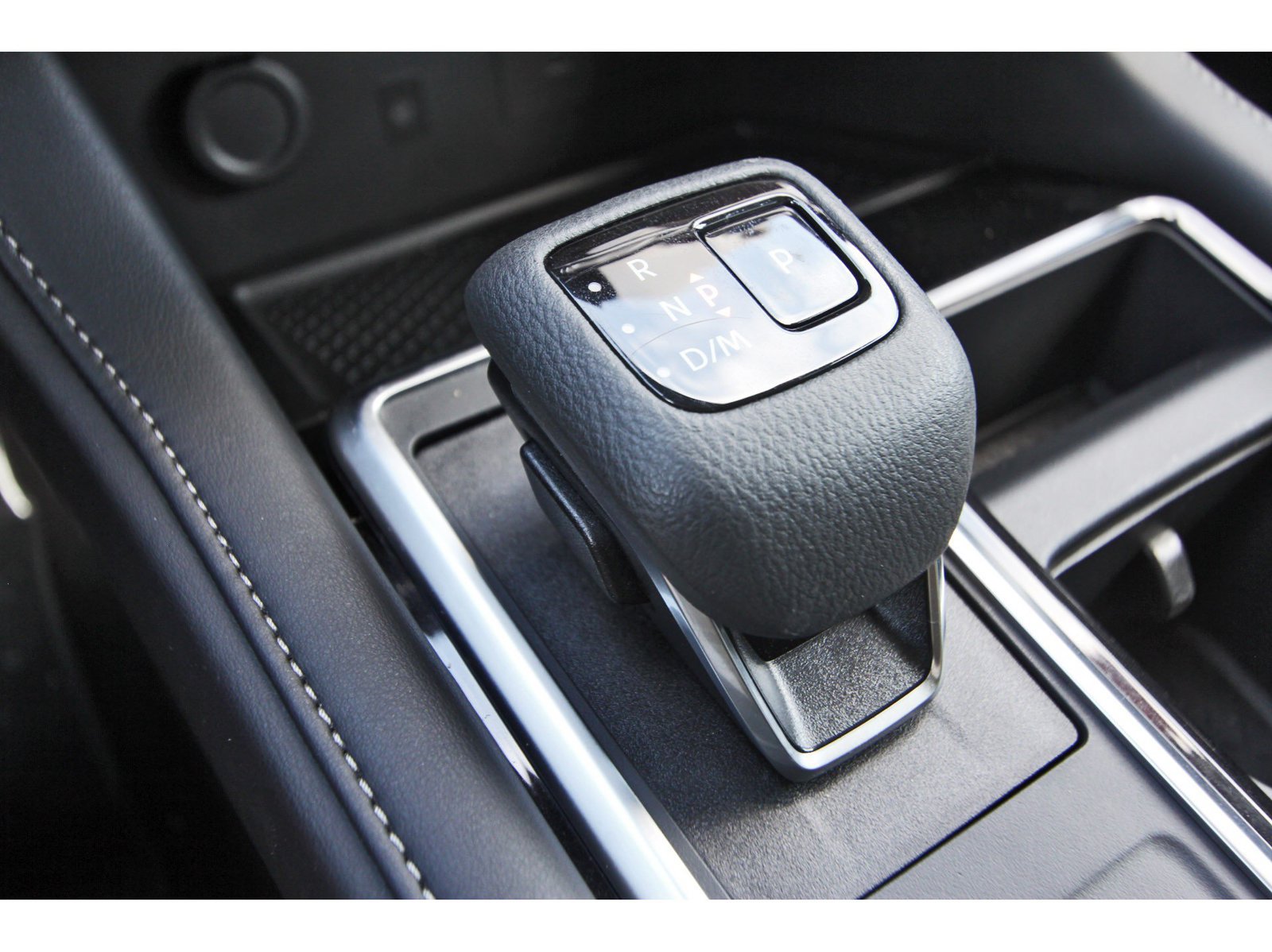 Certified 2025 Nissan Pathfinder SL FWD image 30