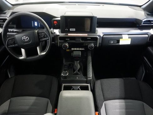 Certified 2025 Toyota 4Runner TRD Off-Road image 26