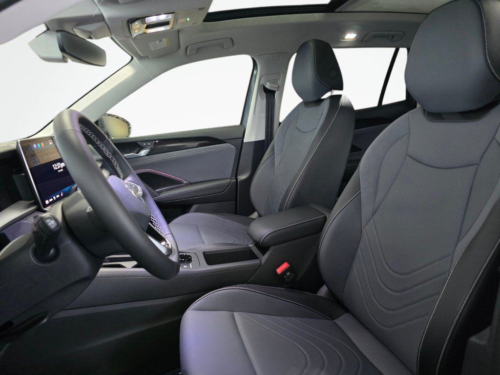 New 2026 Volkswagen Tiguan SE AWD/4WD image 20