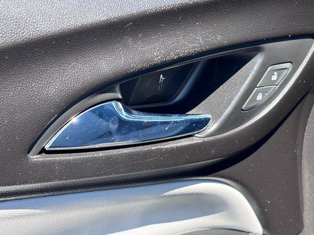 Used 2018 Chevrolet Equinox Premier FWD image 18