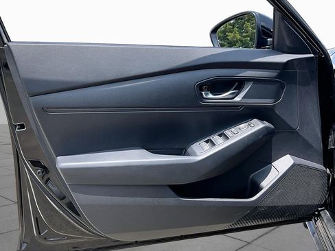 Used 2025 Honda Accord LX image 19