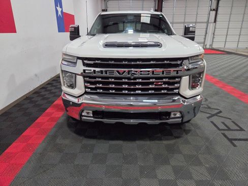Used 2020 Chevrolet Silverado 2500 LTZ w/ LTZ Premium Package image 4
