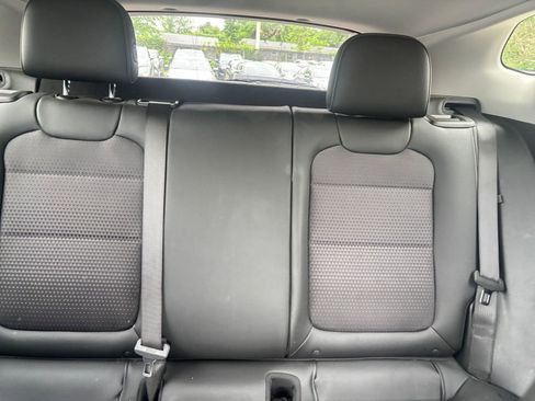 Used 2025 Chevrolet Trax LT FWD image 37