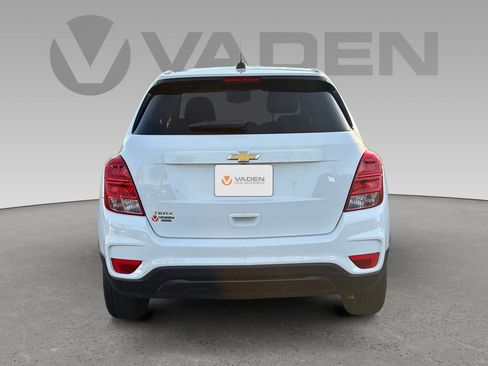 Used 2022 Chevrolet Trax LS w/ Tint and Cruise Package image 22
