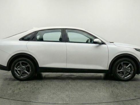 Used 2025 Kia K4 LXS image 11