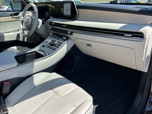 Used 2024 Hyundai Palisade Limited image 25