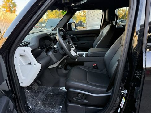 Used 2025 Land Rover Defender 110 S image 16