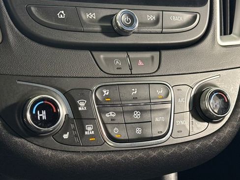 Used 2024 Chevrolet Malibu LT FWD image 35