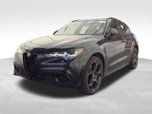 Used 2024 Alfa Romeo Stelvio Veloce AWD/4WD image 2