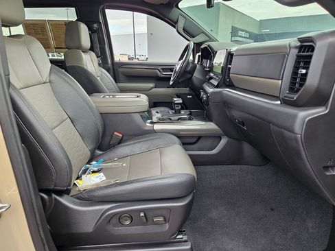 Certified 2022 Chevrolet Silverado 1500 ZR2 w/ Technology Package AWD/4WD image 27
