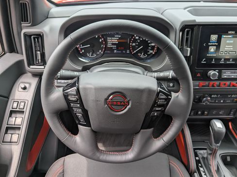 Used 2025 Nissan Frontier PRO-4X w/ Pro Convenience Package AWD/4WD image 23
