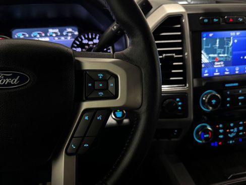 Used 2020 Ford F250 Lariat w/ Lariat Ultimate Package AWD/4WD image 23