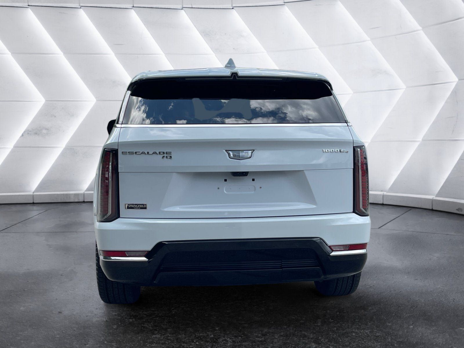 Certified 2026 Cadillac Escalade IQ Luxury 2 AWD/4WD image 5