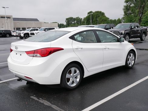 Used 2013 Hyundai Elantra GLS w/ Preferred Pkg FWD image 3