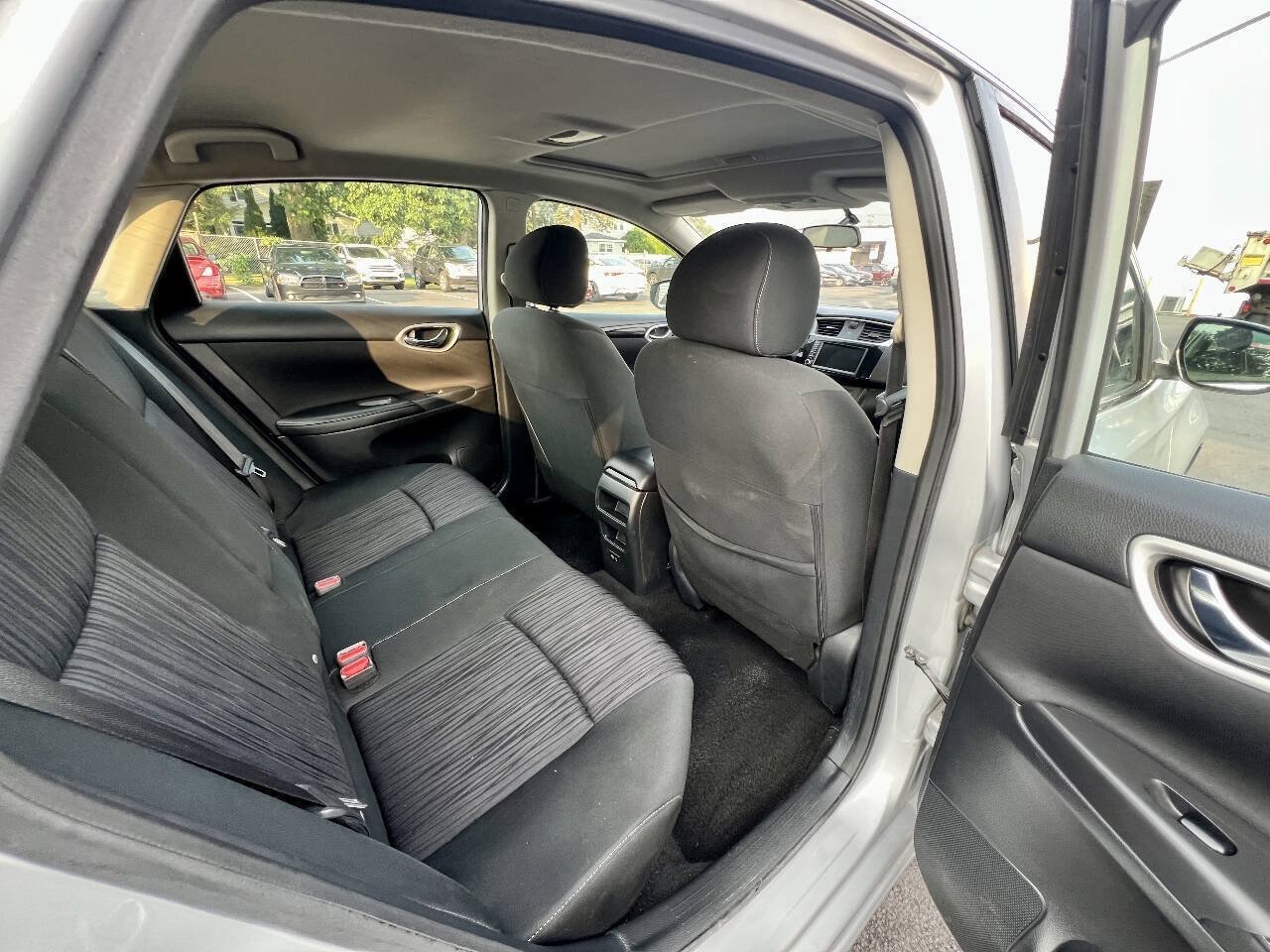 Used 2019 Nissan Sentra SV w/ Special Edition Package FWD image 12