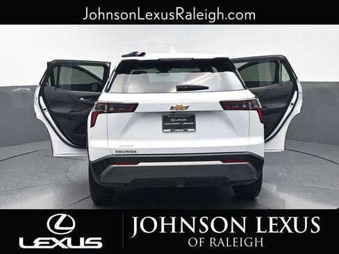 Used 2025 Chevrolet Equinox LT FWD image 34