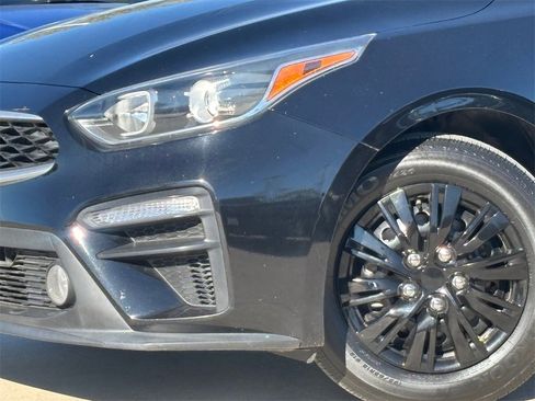 Used 2021 Kia Forte Sedan image 3