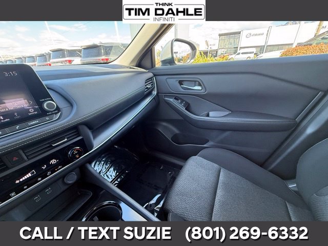 Used 2025 Nissan Rogue SV FWD image 12
