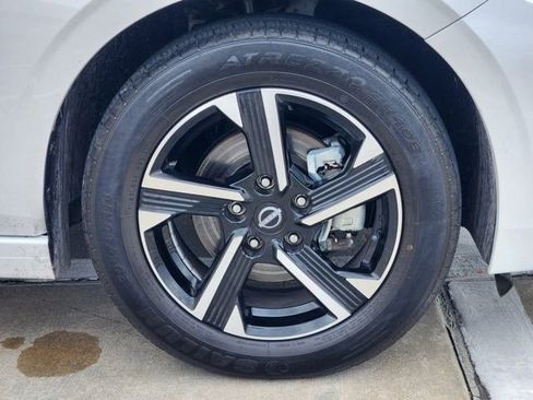 Used 2024 Nissan Sentra SV image 11