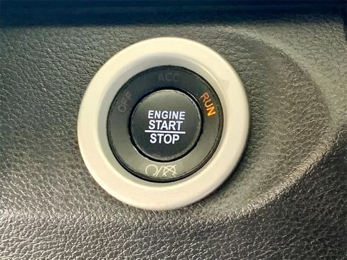 Used 2019 RAM 1500 Laramie w/ Convenience Group image 34