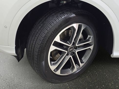 Certified 2025 Audi Q5 Premium Plus w/ Premium Plus AWD/4WD image 32